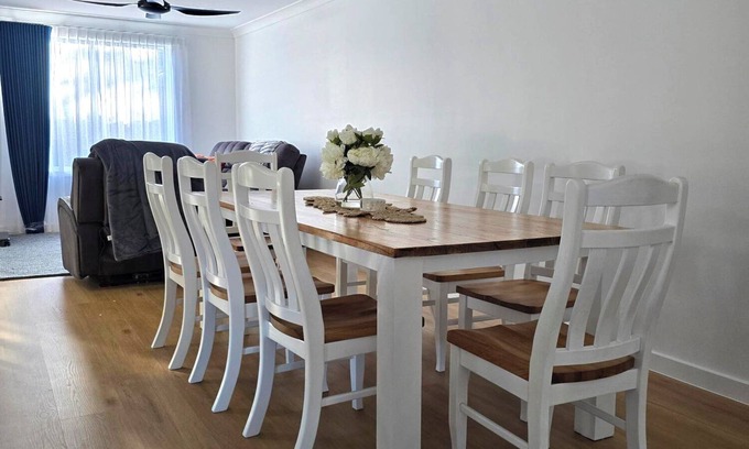 Forest Lake House | The Homestead in Forest Lake - Sleeps 8 - may include 1 Pet by request only.