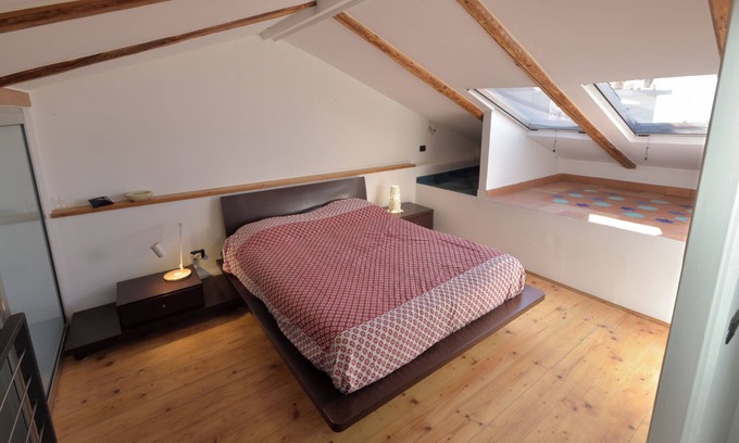 Historical Downtown Salerno House | The House of Pottery - Very central, close to buses and ferries to the coast