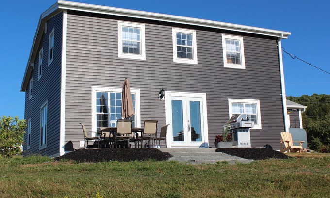 Dunvegan House | The Hummingbird House- The perfect home base to enjoy the Celtic Colours.