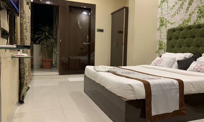 Nagpur Hotel | The JK Hotel - Opp Railway Station