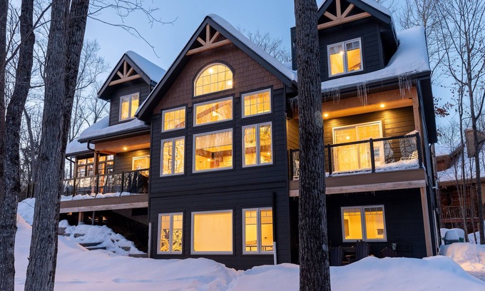 Greater Madawaska Ski Chalet | The Juniper is a Luxury Chalet in the Heart of Calabogie