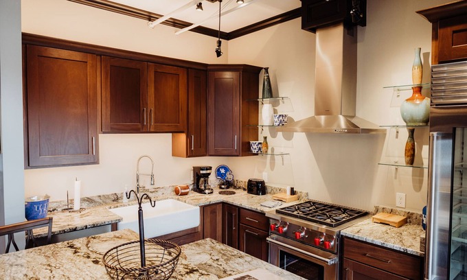 Historic South Hill House | The Kentucky Bourbon Suite w/cozy Fireplace!
