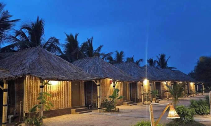 Kamalapur Hotel | The King On The Rocks