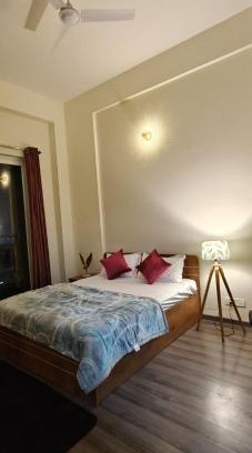 Gurugram Apartment | The Label Stay Skyscraper