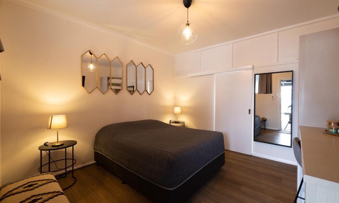 Bungendore Hotel | The Lake George Hotel