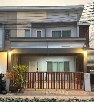 Ban Mai House | The Lake Guest House