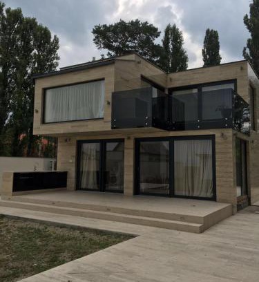 Fonyod Villa | The Lake House