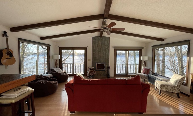 Pine City House | The Lakehaus—Exceptional lakefront property—just 70mi from the Twin Cities