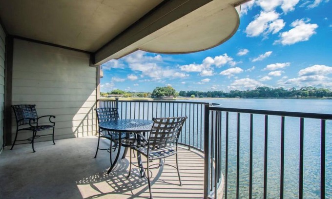 Seven Coves Resort | The Landing at Seven Coves