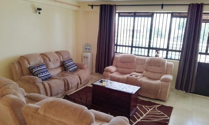 Viwanda Apartment | The Landing - En Suite w/ Wi-Fi