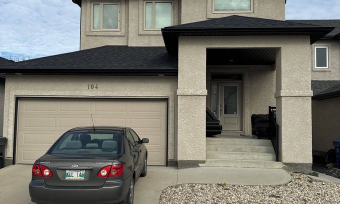 Winnipeg House | The Last Resort with private entrance. In Basement.