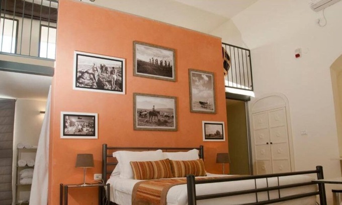 Artists Colony Cabin | The Liana Suite