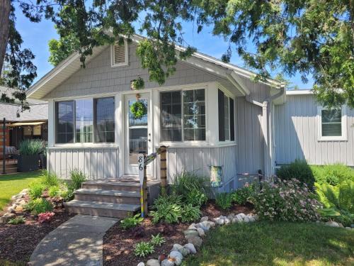 Beulah House | The Lily Pad On Benzie Blvd - Super Cute!