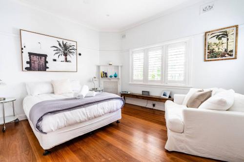 Manly Apartment | The Little Palm - Prime Locale between Beach and Wharf