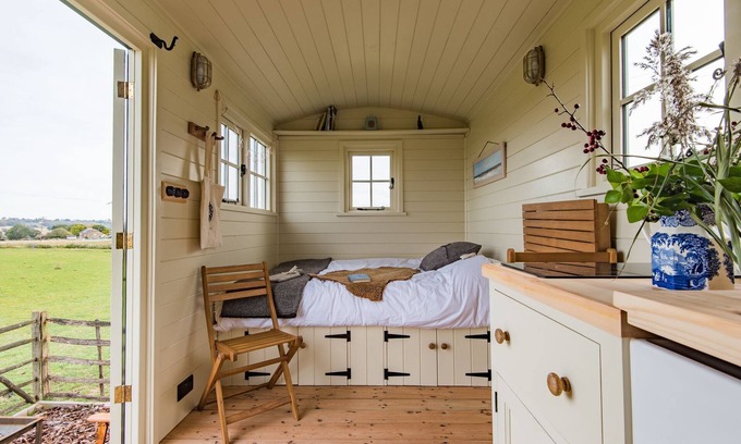 St Mary's Bay Cabin | The Lookerer by Bloom Stays - a rural shepherds hut with amazing views!