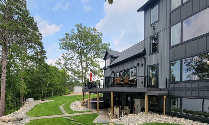 Nevis House | The Lookout on Lake Belle Taine - Sleeps 16 - On ATV Trails