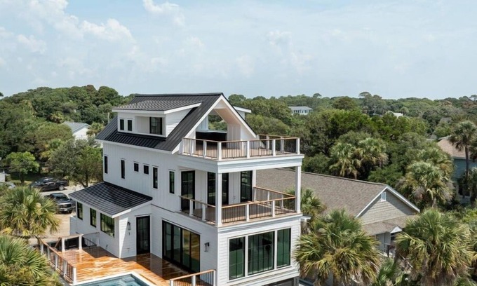 Folly Beach House | The Lookout - Private Pool - New Build