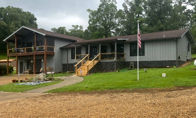 Negreet House | The Lure Camp, S. Toledo Bend. Secluded Cove, Boat ramp on property sleeps 6
