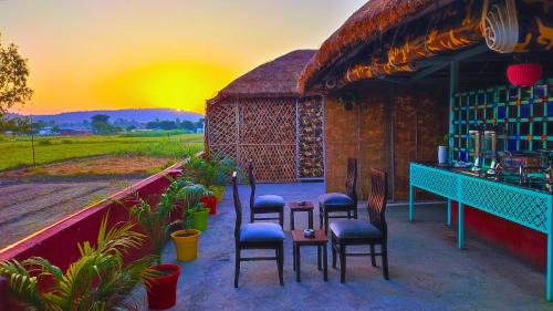 Bail Parao Hotel | The MadhuNandan - A Luxury Homestay