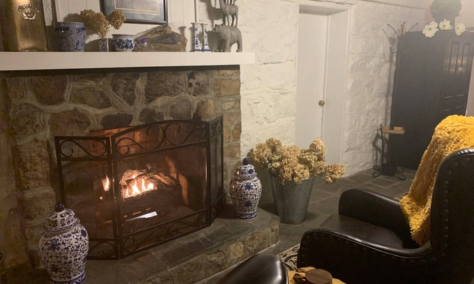 Warm Springs House | The Manse at Warm Springs - 5 bdrm, pet friendly, 1 mi from Warm Springs Pools