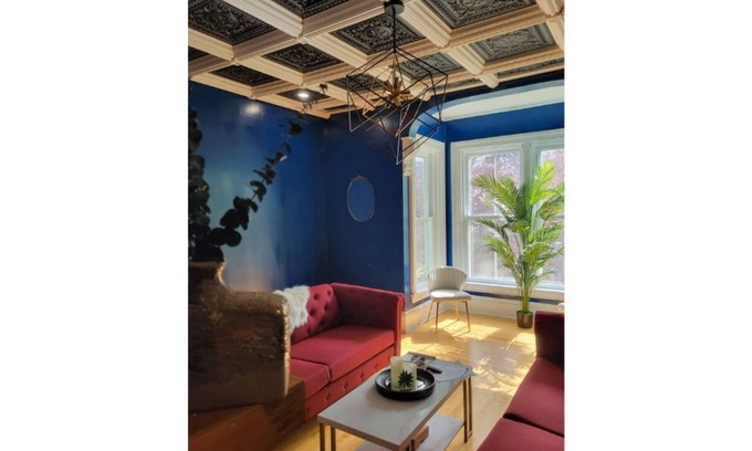 Sussex House | The Maple Shade Suite *2000sq Foot Upper Apartment