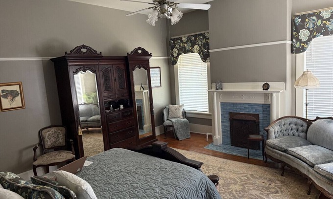 Guthrie Apartment | The Martha Dale at The Judges Chambers