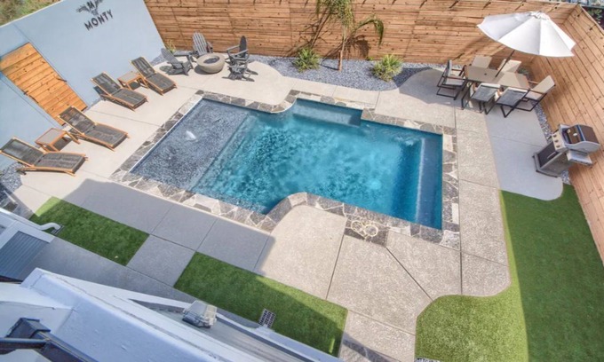 Downtown San Antonio Apartment | The Monty #1-Luxury stay near the Riverwalk, walkable to many local hot spots!