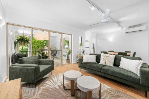 Cairns North Apartment | The Nest Cairns - 4 pools BBQ & Resort