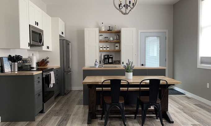Maple Creek House | The Nest Guesthouse in Maple Creek