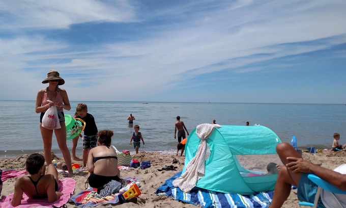South Haven House | The Oak Street Beach House, 1/2 block from the public Oak Beach