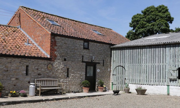 Scawton Cottage | THE OLD HAYLOFT, pet friendly in Kirkbymoorside