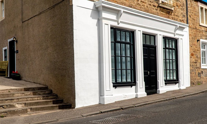 Anstruther Apartment | The Old Paint Shop Apartment - Centrally Situated