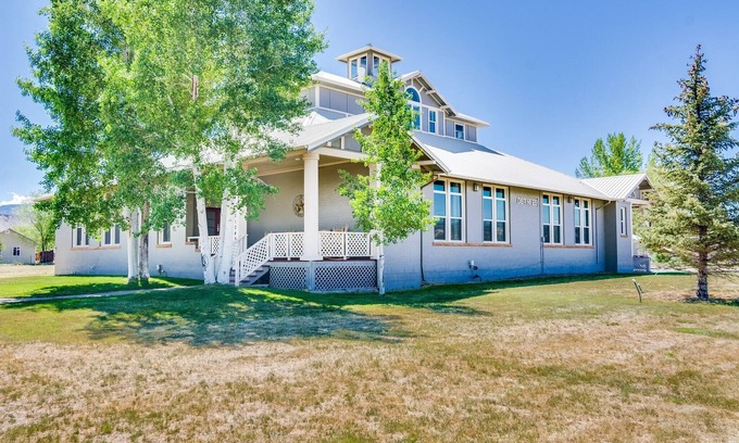 Vernal Cabin | The Old School Lodge