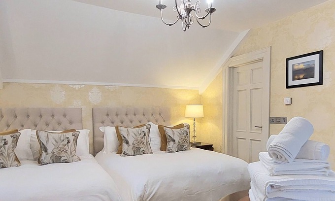 Dromod House | The Old Schoolhouse of Warren Lodge