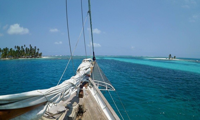 Achutupo Boat Rental | The only boat in San Blas that also played in movie Pirates of the Caribbean!