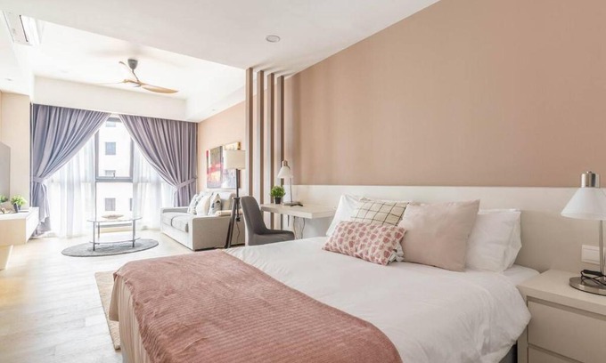 Mont Kiara Apartment | The OOAK Kiara 163 2R2B with 500 Mbps WiFi Netflix Amazon Prime