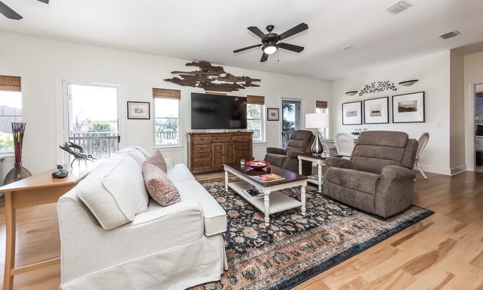 Historic Downtown Apalachicola Condo | The Osprey - Relax in the heart of Apalach