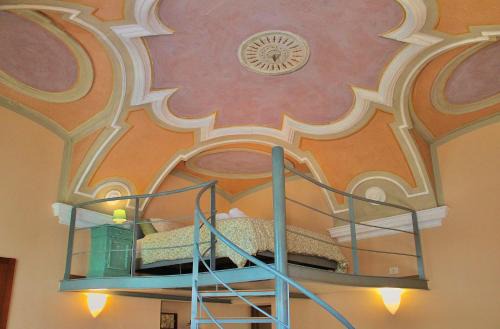 Cima Apartment | The Painter's Nest with Private Lake Garden