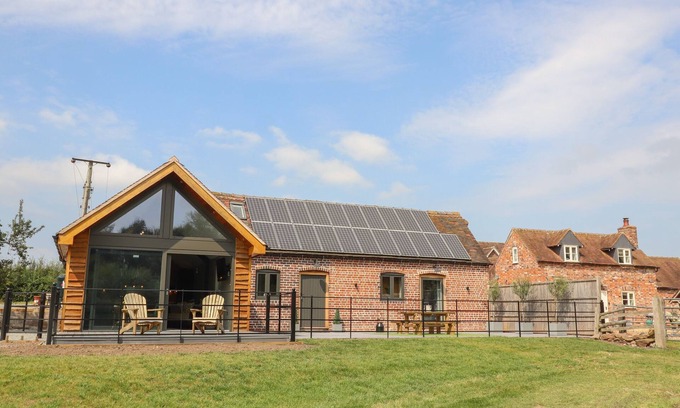 High Ercall Cottage | THE PARLOUR, pet friendly, character holiday cottage in Crudgington