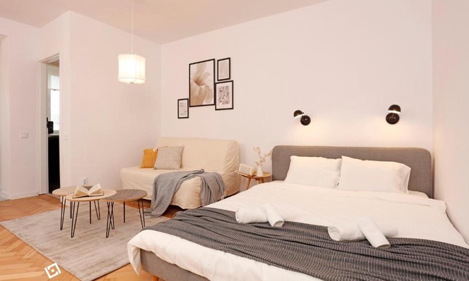 Drumul Taberei Apartment | The Pearl of Drumul Taberei + Netflix