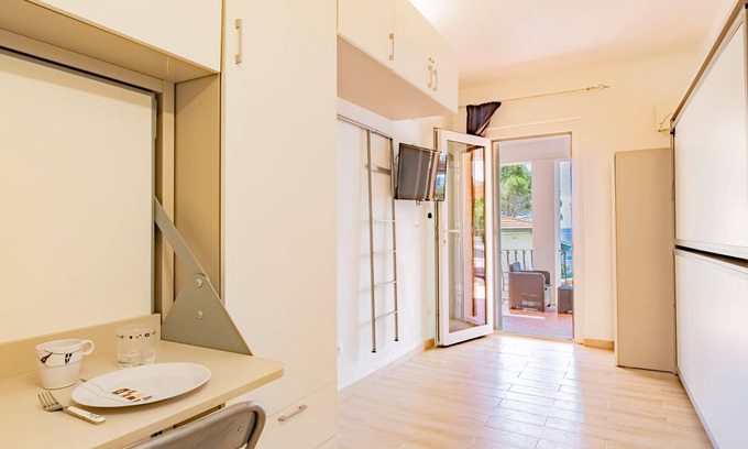 Innamorata House | The Pearl of the Gulf a stone's throw from the sea.