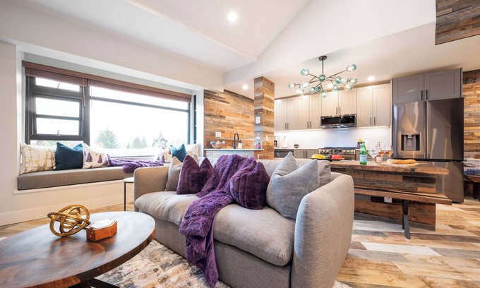 Whistler Village Cabin | The Penthouse Loft @Village Base