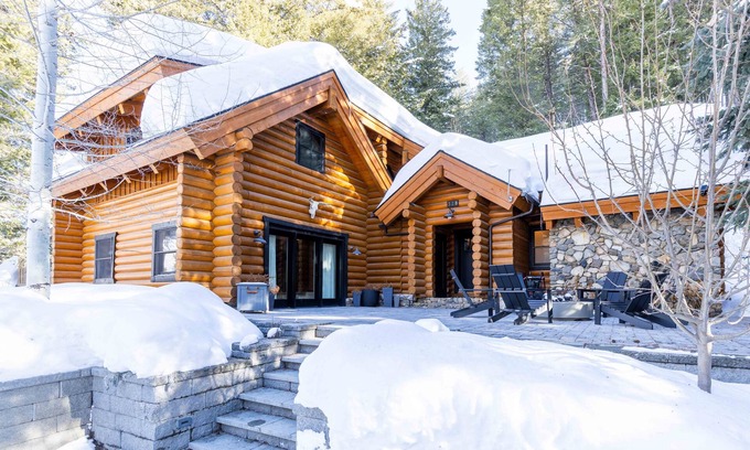 Warm Springs Cabin | The Pine Cabin – Luxury Mountain Living in Warm Springs