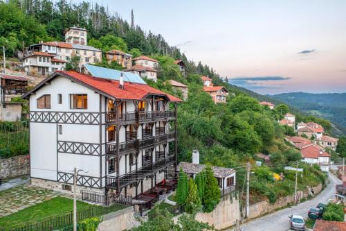 Smolyan House | The Pine Living - Guesthouse with Coworking space & Spa