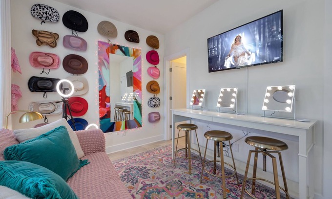 Haynes Area House | The Pink Stetson: Rooftop Views, Party Hats, Games