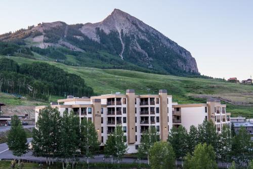 Crested Butte Resort | The Plaza Condominiums by Crested Butte Mountain Resort