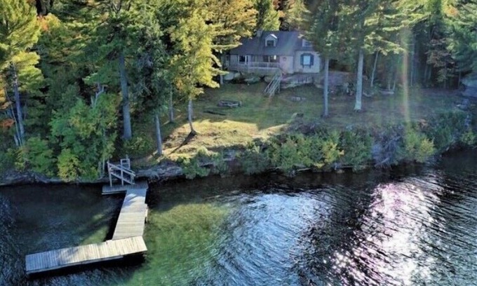 Munising House | The POINT and Cottage - Lakefront property with spectacular views!