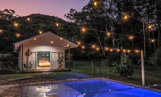 Valdora House | The Poolhaus Retreat - Peaceful Private Studio