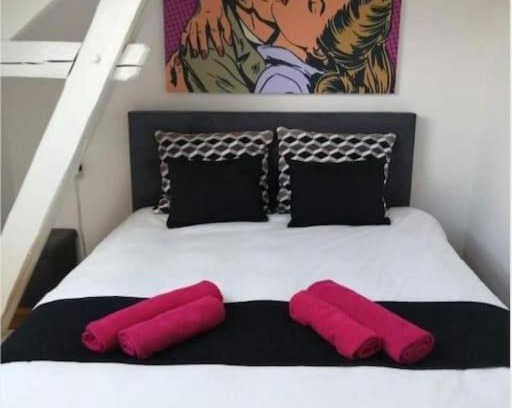 Jumet Apartment | The pop-art luxury suite