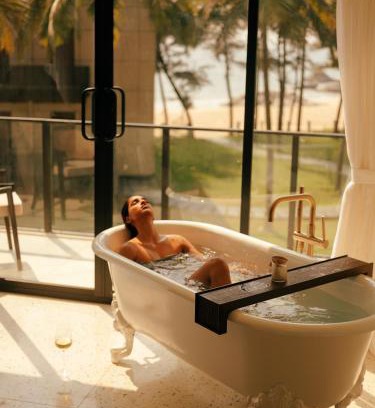 Gujjadi Hotel | The Postcard on the Arabian Sea